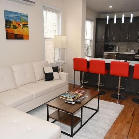Apartmán Ooohlala! 2 Beds And 2 Full Baths W/Free Parking Newark Exteriér fotografie