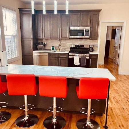Apartmán Ooohlala! 2 Beds And 2 Full Baths W/Free Parking Newark Exteriér fotografie