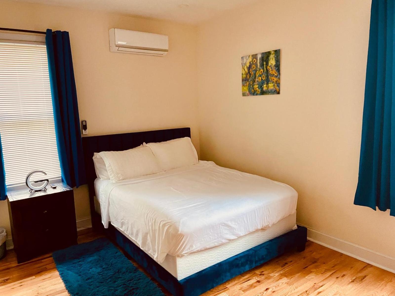 Apartmán Ooohlala! 2 Beds And 2 Full Baths W/Free Parking Newark Exteriér fotografie
