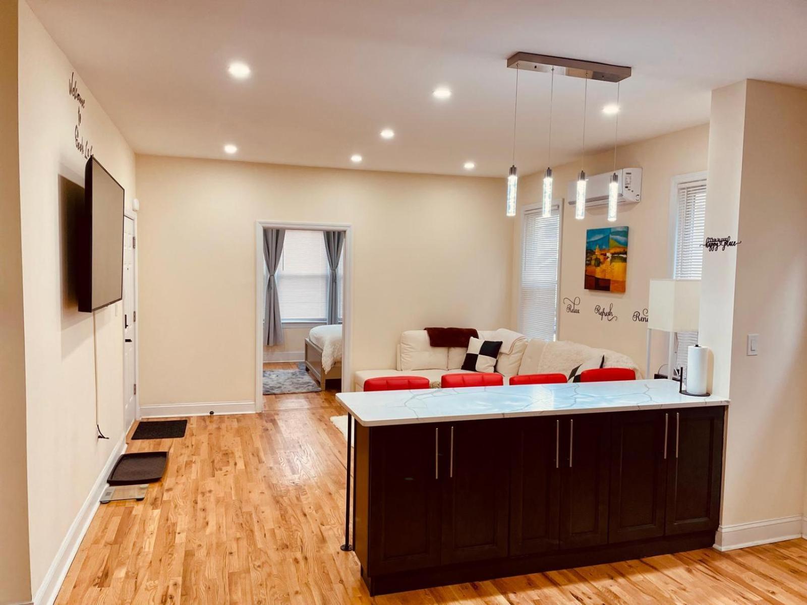 Apartmán Ooohlala! 2 Beds And 2 Full Baths W/Free Parking Newark Exteriér fotografie
