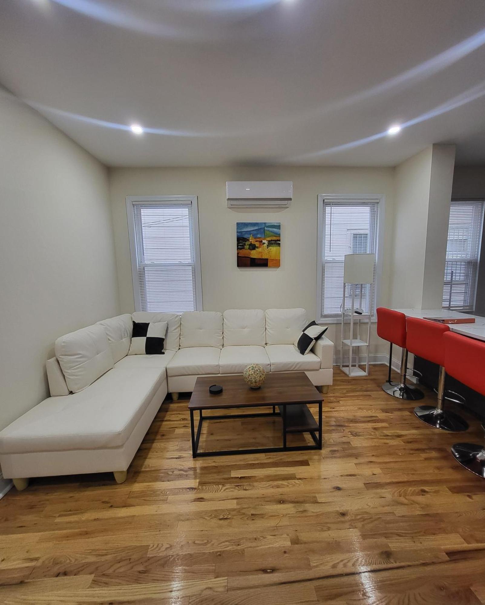 Apartmán Ooohlala! 2 Beds And 2 Full Baths W/Free Parking Newark Exteriér fotografie