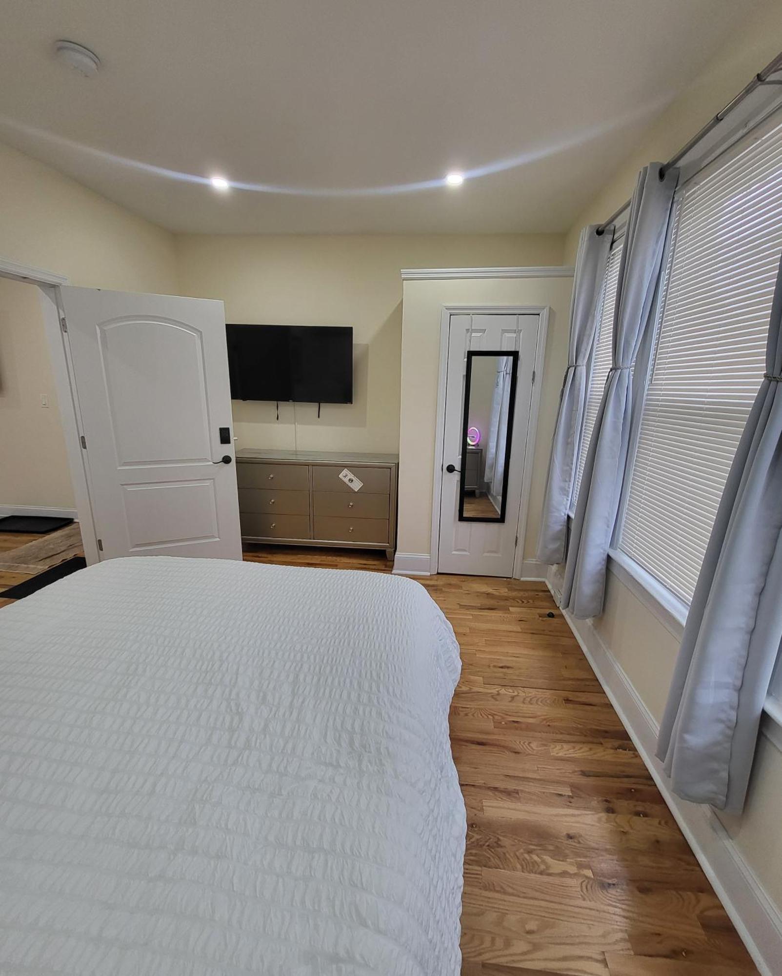 Apartmán Ooohlala! 2 Beds And 2 Full Baths W/Free Parking Newark Exteriér fotografie